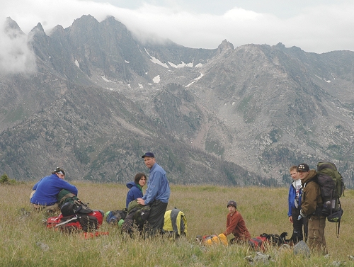 Excursionistas de Tropa 97 a 3000 m (10 000 ft)